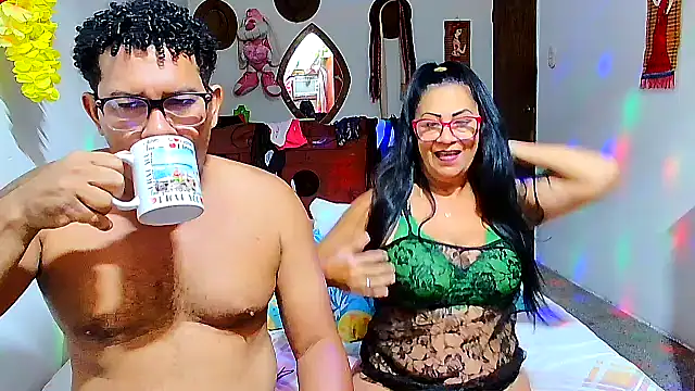 Snapshot of rosi_pamela chatting on January 2026 07:23:01 PM rosi pamela online show from January 2026 07:23:01 PM