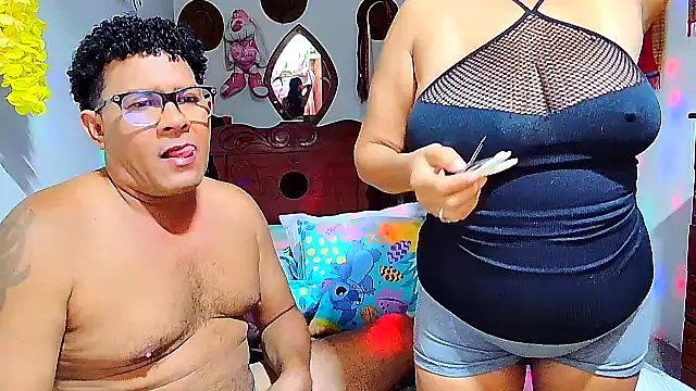 Snapshot of rosi_pamela chatting on February 2026 11:23:01 PM rosi pamela online show from February 2026 11:23:01 PM