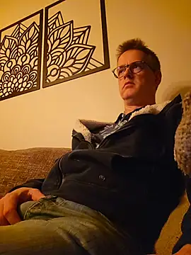 Hectorthyssen1 online show from April 2026 10:58:01 PM