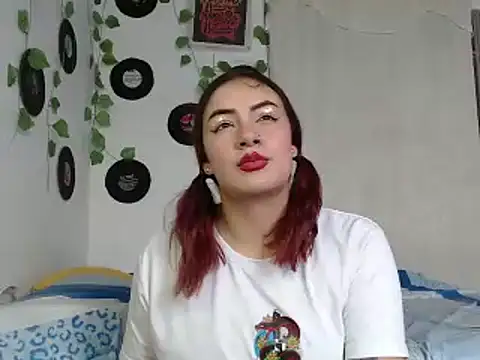 Snapshot of Hannafoster chatting on December 2024 07:12:02 PM Hannafoster online show from December 2024 07:12:02 PM