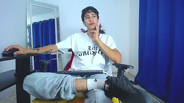 Zacktk7 online show from February 2025 02:02:01 PM