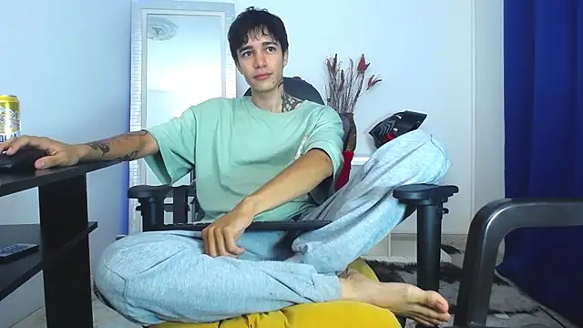 Zacktk7 online show from February 2025 10:43:02 PM