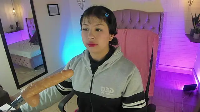 Snapshot of Namiko_Park chatting on January 2025 12:56:01 PM Namiko Park online show from January 2025 12:56:01 PM