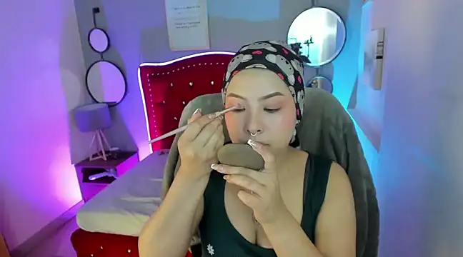 Snapshot of Namiko_Park chatting on February 2025 04:36:01 PM Namiko Park online show from February 2025 04:36:01 PM