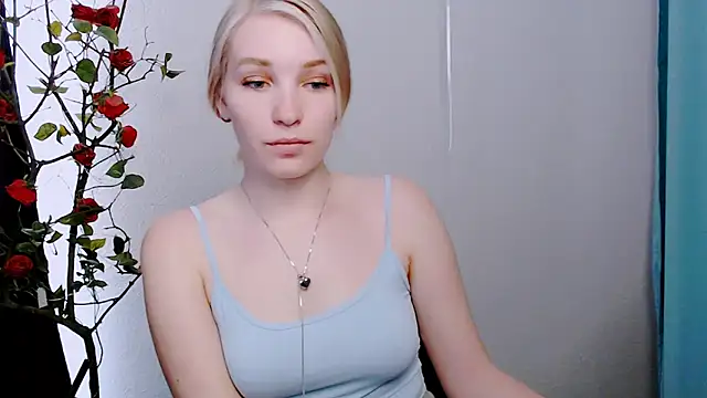 Queen ofLove online show from April 2026 01:36:02 PM