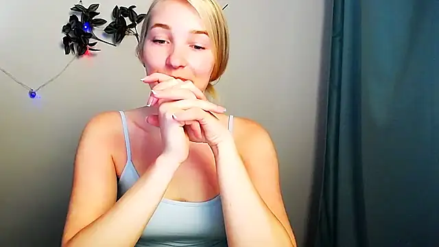 Queen ofLove online show from May 2026 10:36:01 AM
