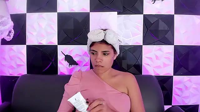 AfroditaMoore online show from October 2025 04:14:01 AM