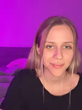 Snapshot of lunawolf21 chatting on December 2024 07:30:01 AM lunawolf21 online show from December 2024 07:30:01 AM