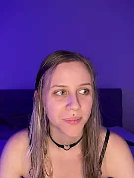 Snapshot of lunawolf21 chatting on December 2024 08:36:02 PM lunawolf21 online show from December 2024 08:36:02 PM