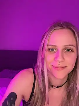 Snapshot of lunawolf21 chatting on January 2025 07:10:01 PM lunawolf21 online show from January 2025 07:10:01 PM