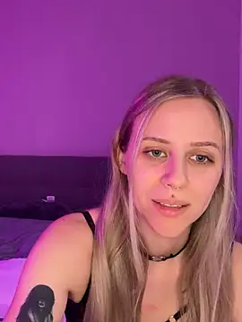 Snapshot of lunawolf21 chatting on January 2025 08:13:02 AM lunawolf21 online show from January 2025 08:13:02 AM