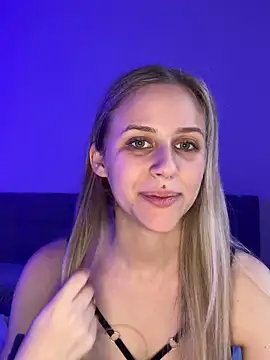 Snapshot of lunawolf21 chatting on February 2025 07:17:02 AM lunawolf21 online show from February 2025 07:17:02 AM