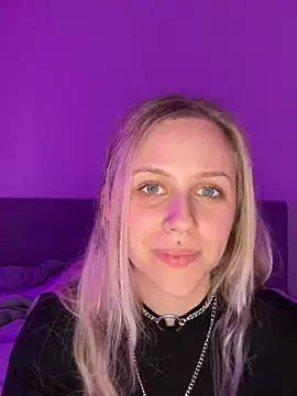 Snapshot of lunawolf21 chatting on February 2025 06:33:02 PM lunawolf21 online show from February 2025 06:33:02 PM