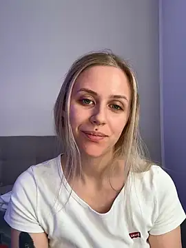 Snapshot of lunawolf21 chatting on February 2025 07:28:02 AM lunawolf21 online show from February 2025 07:28:02 AM