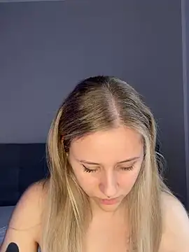 Snapshot of lunawolf21 chatting on February 2025 07:12:01 AM lunawolf21 online show from February 2025 07:12:01 AM