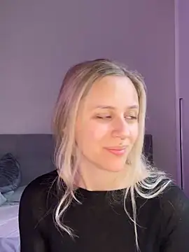 Snapshot of lunawolf21 chatting on March 2025 07:35:02 AM lunawolf21 online show from March 2025 07:35:02 AM