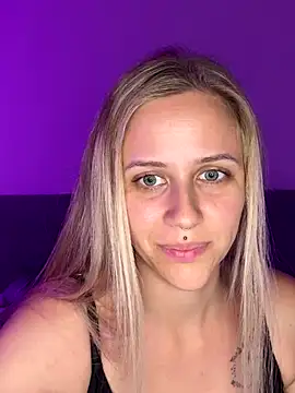 Snapshot of lunawolf21 chatting on October 2025 06:39:01 PM lunawolf21 online show from October 2025 06:39:01 PM