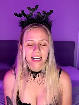 Snapshot of lunawolf21 chatting on October 2025 06:45:02 AM lunawolf21 online show from October 2025 06:45:02 AM