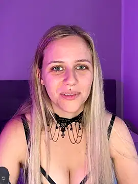 Snapshot of lunawolf21 chatting on October 2025 07:30:01 AM lunawolf21 online show from October 2025 07:30:01 AM