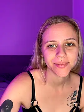 Snapshot of lunawolf21 chatting on October 2025 06:25:01 AM lunawolf21 online show from October 2025 06:25:01 AM