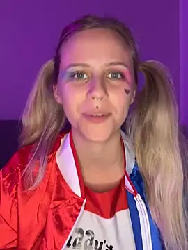 Snapshot of lunawolf21 chatting on October 2025 05:46:02 PM lunawolf21 online show from October 2025 05:46:02 PM