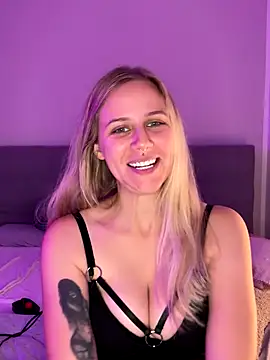 Snapshot of lunawolf21 chatting on October 2025 07:16:01 AM lunawolf21 online show from October 2025 07:16:01 AM