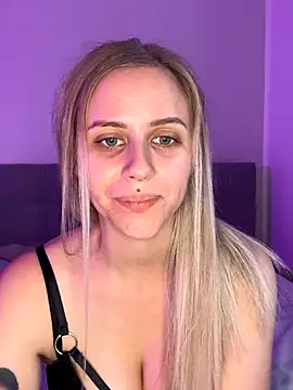 Snapshot of lunawolf21 chatting on November 2025 07:42:02 AM lunawolf21 online show from November 2025 07:42:02 AM