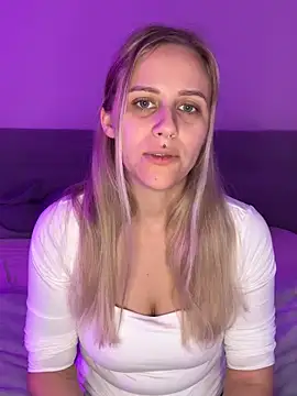 Snapshot of lunawolf21 chatting on November 2025 07:41:02 AM lunawolf21 online show from November 2025 07:41:02 AM