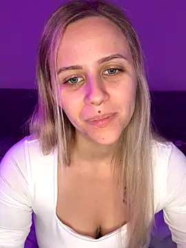 Snapshot of lunawolf21 chatting on November 2025 07:29:02 AM lunawolf21 online show from November 2025 07:29:02 AM