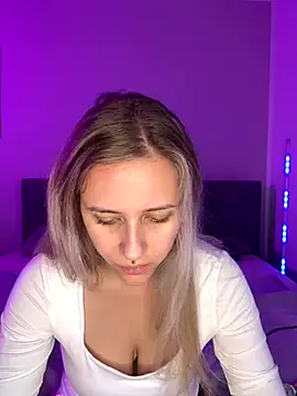 Snapshot of lunawolf21 chatting on November 2025 07:30:01 AM lunawolf21 online show from November 2025 07:30:01 AM