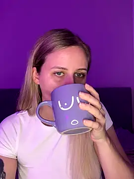 Snapshot of lunawolf21 chatting on December 2025 07:35:01 AM lunawolf21 online show from December 2025 07:35:01 AM