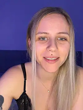 Snapshot of lunawolf21 chatting on December 2025 07:36:02 AM lunawolf21 online show from December 2025 07:36:02 AM