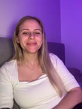 lunawolf21 online show from January 2026 07:24:01 AM