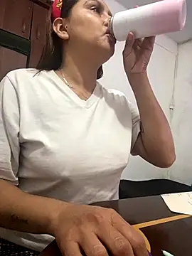 Keittly  online show from December 2024 09:02:01 PM