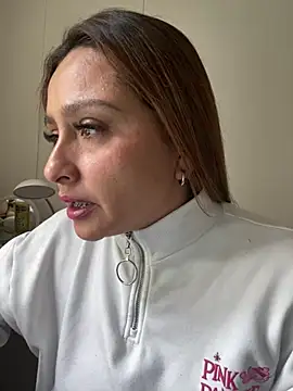 Keittly  online show from December 2024 09:17:01 PM