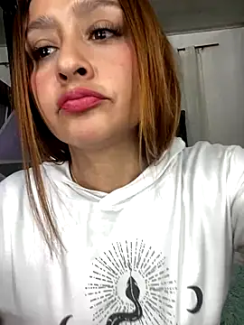 Keittly  online show from December 2024 10:19:01 PM