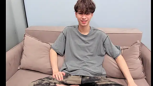 Im Shine Guy online show from October 2025 01:28:01 AM