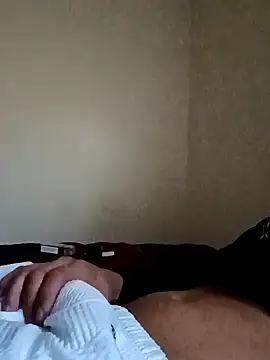 Snapshot of BOSKING1018 chatting on December 2024 08:20:02 PM BOSKING1018 online show from December 2024 08:20:02 PM