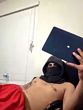 Snapshot of BOSKING1018 chatting on April 2026 01:33:01 AM BOSKING1018 online show from April 2026 01:33:01 AM