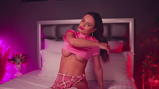 Snapshot of CarlaWhite chatting on February 2025 10:39:02 AM CarlaWhite online show from February 2025 10:39:02 AM