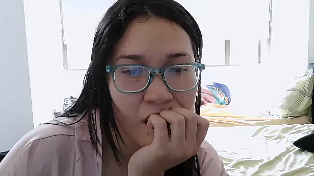 luxandracon23 online show from October 2025 01:45:02 PM