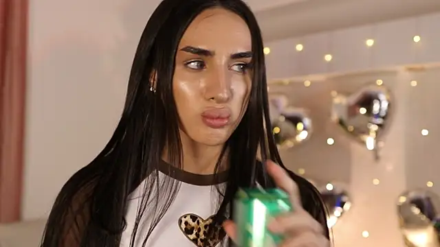 Kim Oberlin  online show from February 2025 10:51:02 AM