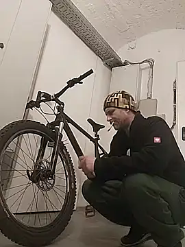 Gilgamesch1704 online show from February 2025 04:50:02 PM