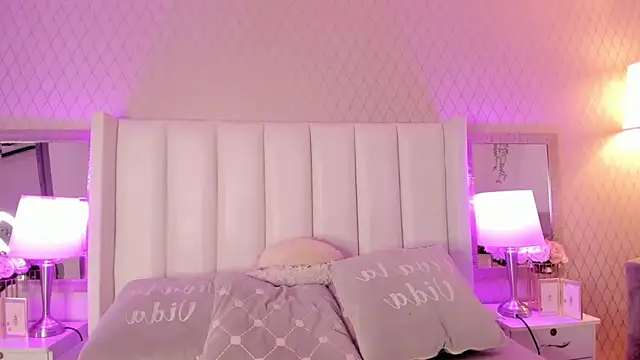 SophiaSmiiths  online show from February 2025 09:04:01 PM