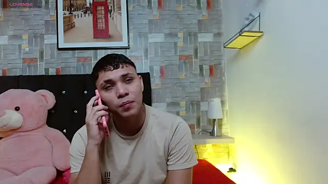 Snapshot of couple_lovelyds chatting on January 2025 12:50:02 PM couple lovelyds online show from January 2025 12:50:02 PM