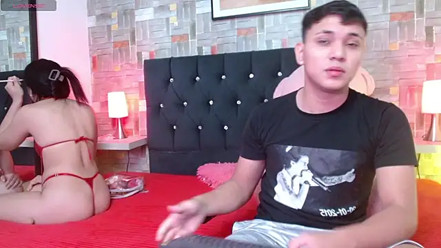 Snapshot of couple_lovelyds chatting on January 2025 01:03:02 PM couple lovelyds online show from January 2025 01:03:02 PM