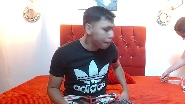 Snapshot of couple_lovelyds chatting on January 2025 12:43:01 PM couple lovelyds online show from January 2025 12:43:01 PM