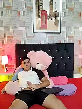 Snapshot of couple_lovelyds chatting on February 2025 12:58:01 PM couple lovelyds online show from February 2025 12:58:01 PM