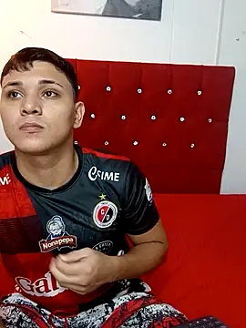 Snapshot of couple_lovelyds chatting on February 2025 06:48:01 PM couple lovelyds online show from February 2025 06:48:01 PM