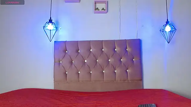 Snapshot of couple_lovelyds chatting on February 2025 12:33:02 PM couple lovelyds online show from February 2025 12:33:02 PM